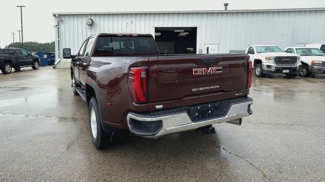 Used 2024 GMC Sierra 3500 SLT w/ SLT Premium Package AWD/4WD image 5