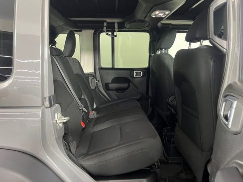 Used 2023 Jeep Wrangler Unlimited w/ Sun & Screen Package image 15