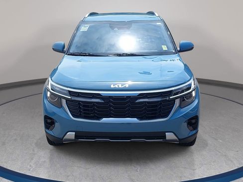 Used 2024 Kia Seltos EX FWD image 2