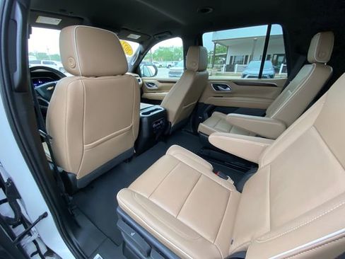 Used 2022 Chevrolet Tahoe Premier AWD/4WD image 14