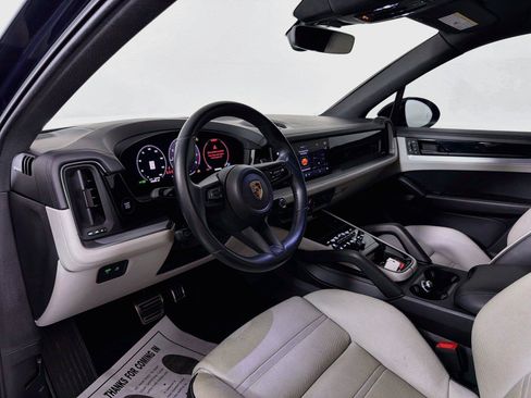 Certified 2024 Porsche Cayenne S AWD/4WD image 4