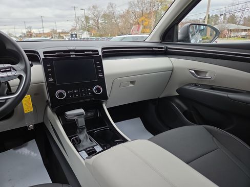 Certified 2023 Hyundai Tucson SE image 22