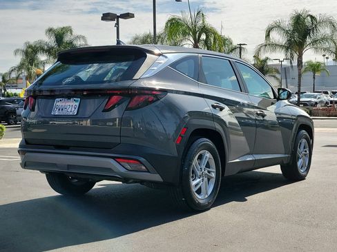 Certified 2026 Hyundai Tucson SE FWD image 3