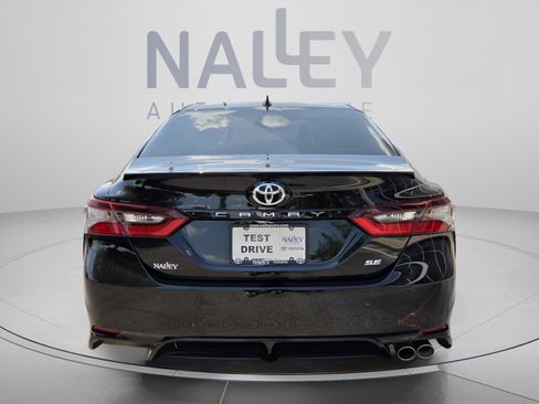 Certified 2023 Toyota Camry SE FWD image 4