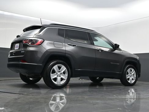 Used 2022 Jeep Compass Latitude AWD/4WD image 41