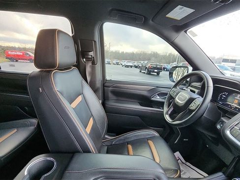 Used 2023 GMC Yukon XL AT4 image 13