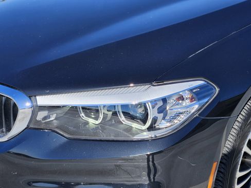 Used 2018 BMW 530i image 11