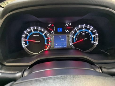 Used 2018 Toyota 4Runner SR5 Premium AWD/4WD image 17