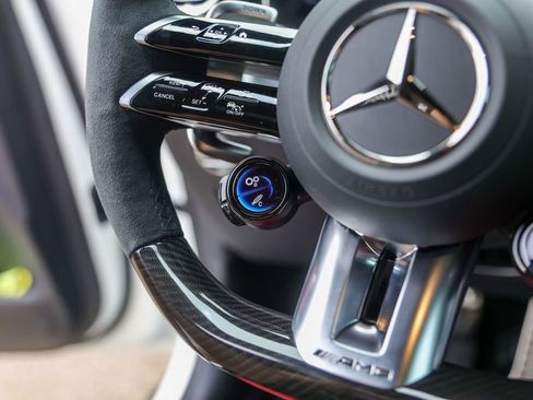 Used 2025 Mercedes-Benz GLC 43 AMG 4MATIC image 18