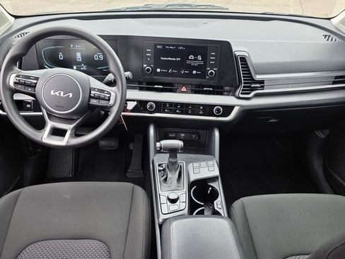 Used 2025 Kia Sportage LX FWD image 5