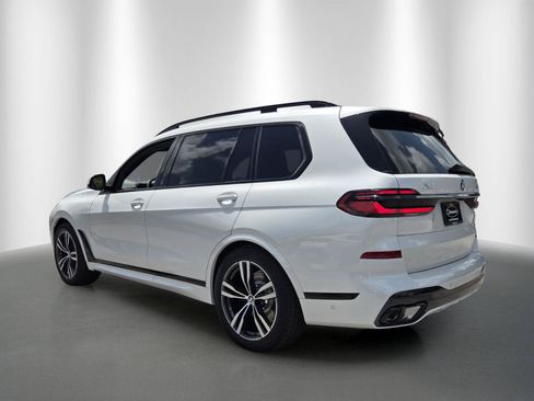 New 2027 BMW X7 xDrive40i w/ M Sport Package AWD/4WD image 5