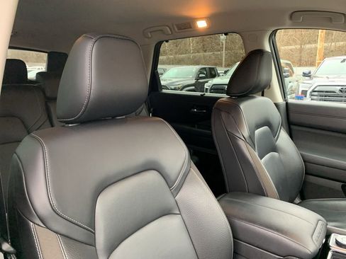 Used 2024 Nissan Pathfinder SL image 18