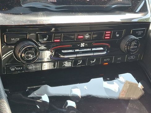 New 2025 Jeep Grand Cherokee Laredo X w/ Luxury Tech Group I image 10