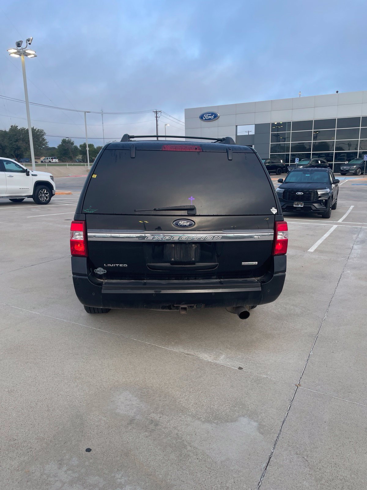 Used 2017 Ford Expedition EL Limited w/ Equipment Group 301A AWD/4WD image 5