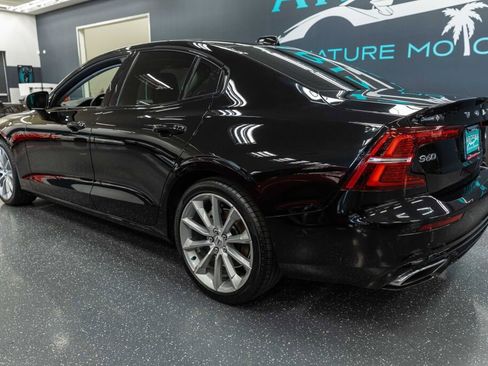 Used 2021 Volvo S60 T5 Momentum w/ Advanced Package AWD/4WD image 9