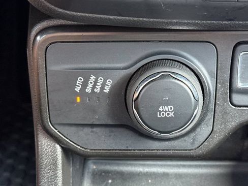 Used 2023 Jeep Renegade Altitude AWD/4WD image 16