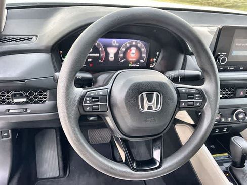 Used 2023 Honda Accord EX image 17