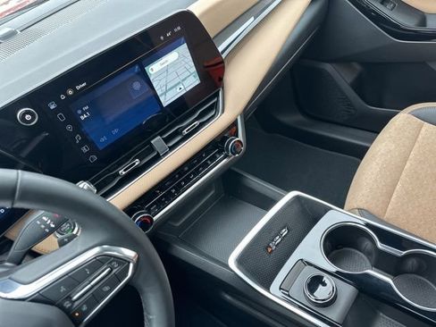New 2026 Chevrolet Equinox ACTIV w/ Safety and Technology Package FWD image 24