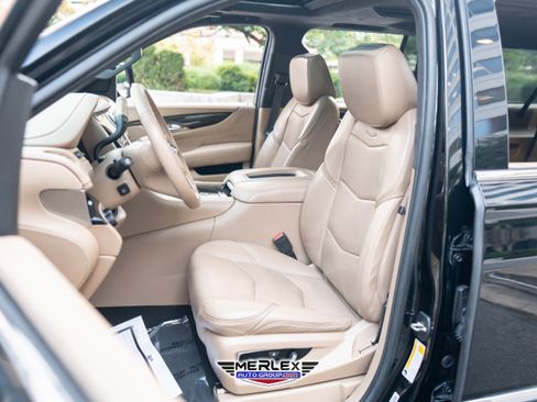 Used 2019 Cadillac Escalade ESV Platinum image 16