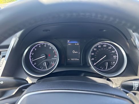 Used 2020 Toyota Camry SE image 21