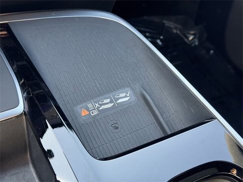 Used 2025 Buick Enclave Preferred image 21