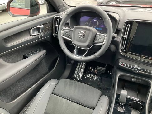 Used 2023 Volvo C40 P8 Recharge Ultimate AWD/4WD image 39