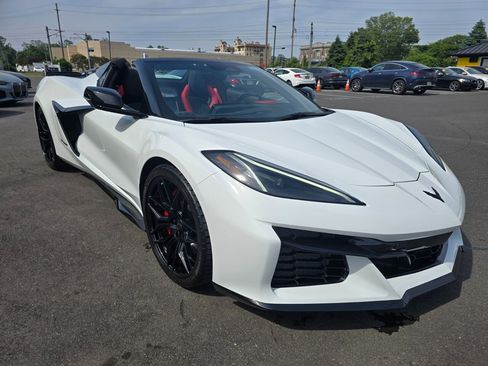 Used 2026 Chevrolet Corvette Z06 w/ Stealth Interior Trim Package RWD image 8