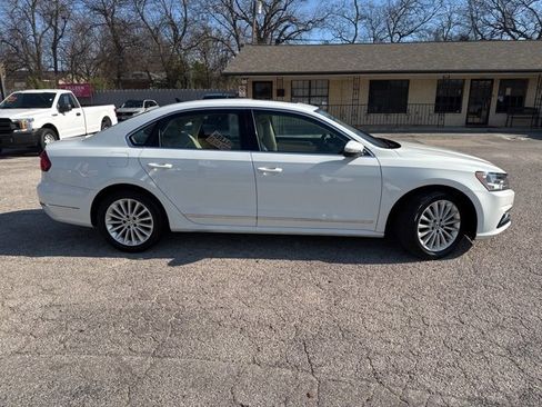 Used 2017 Volkswagen Passat 1.8T SE image 10