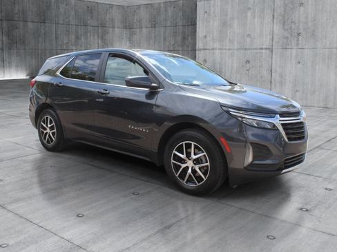 Used 2023 Chevrolet Equinox LT FWD image 9