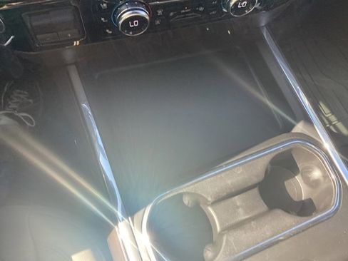 New 2026 GMC Sierra 2500 SLT w/ SLT Premium Package AWD/4WD image 32