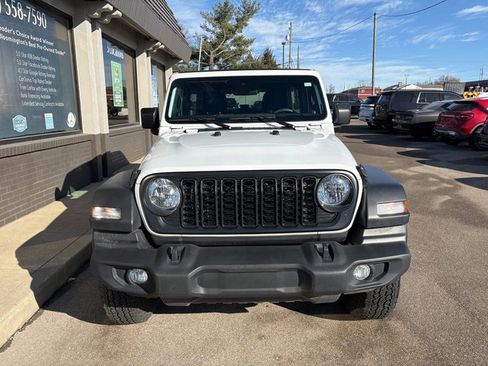 Used 2024 Jeep Wrangler Sport S image 7
