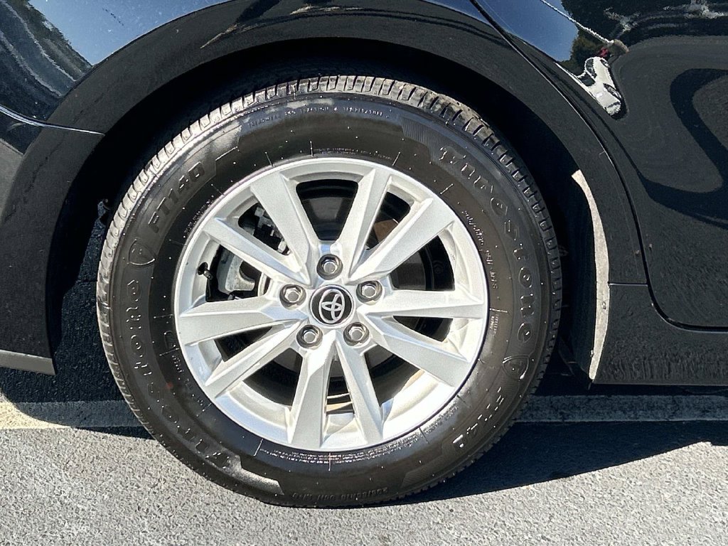 Used 2025 Toyota Camry LE w/ Convenience Package FWD image 9