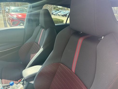 Used 2023 Toyota Corolla SE w/ SE Premium Package FWD image 3