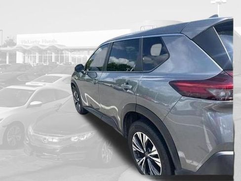 Used 2023 Nissan Rogue SV image 6