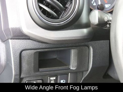 Used 2019 Toyota Tacoma TRD Sport image 18