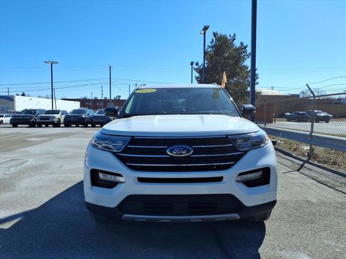 Used 2023 Ford Explorer XLT w/ Equipment Group 202A image 2