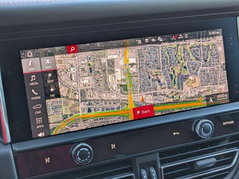 Used 2025 Porsche Macan image 18