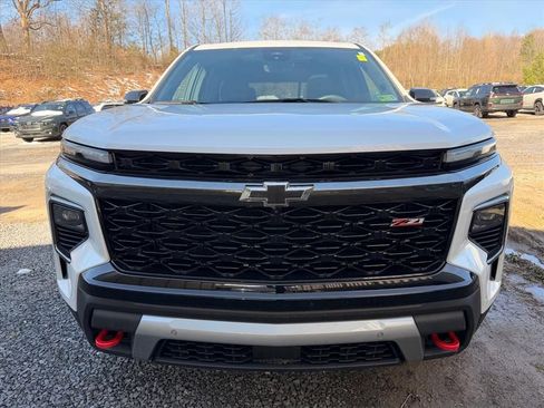 Used 2024 Chevrolet Traverse Z71 w/ Enhanced Driving Package image 6