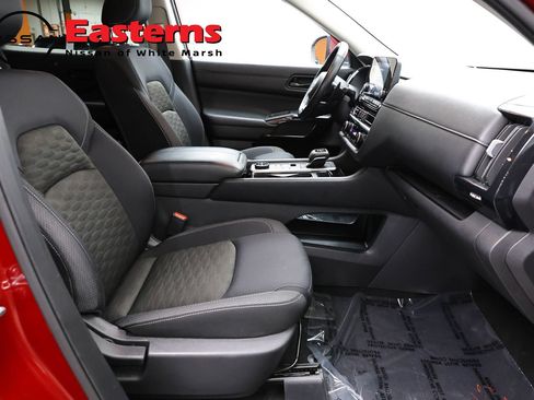 Used 2023 Nissan Pathfinder SV AWD/4WD image 23