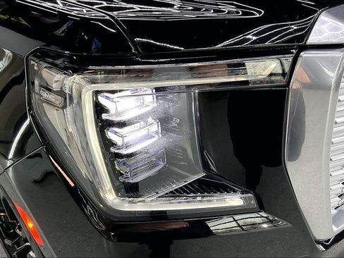 Used 2023 GMC Yukon XL Denali w/ Denali Reserve Package AWD/4WD image 33