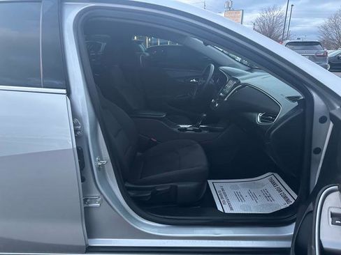 Used 2020 Chevrolet Malibu LT image 18