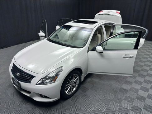 Used 2011 INFINITI G37 x Sedan w/ Premium Pkg image 18