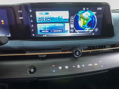 Used 2024 Nissan Ariya AWD image 18