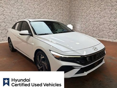 Certified 2025 Hyundai Elantra SEL FWD image 8
