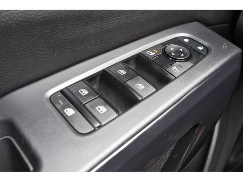 Used 2023 Nissan Pathfinder S FWD image 23