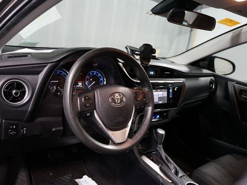 Used 2018 Toyota Corolla LE image 7