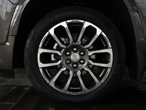 Used 2020 GMC Acadia Denali w/ Technology Package AWD/4WD image 27
