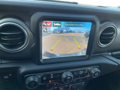 Used 2020 Jeep Gladiator Rubicon w/ Uconnect 4C Nav & Sound Group image 21