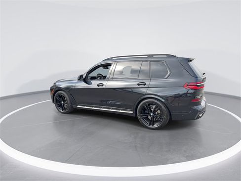 Used 2023 BMW X7 xDrive40i w/ Executive Package image 6