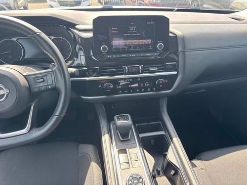 Used 2025 Nissan Pathfinder SV AWD/4WD image 20